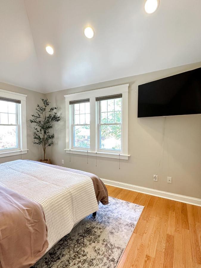 Villa 7 Mins Drive To Yale, Large Fenced Yard New Haven Exterior foto